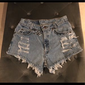 Vintage Levi’s 505 Classic Fit High Waisted Shorts